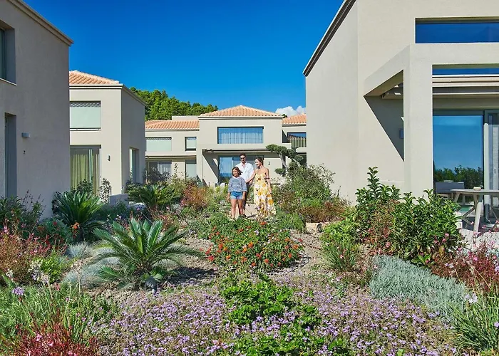 Cavo Delea Villas&suites *