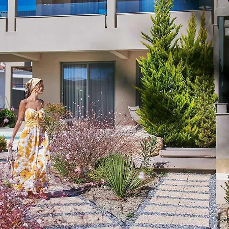 Cavo Delea & דירה פוסידי